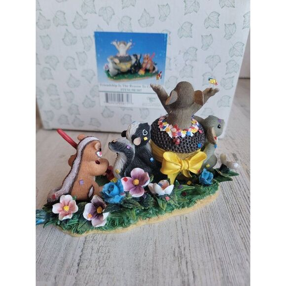 Fitz Floyd Charming Tails friendship is the reason to celebrate figure - Picture 7 of 12